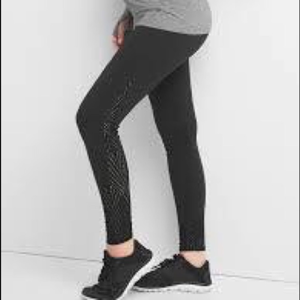 Gap Maternity Yoga Leggings Cutout Detail Sz M